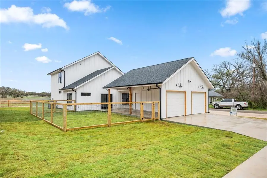 Exterior details and patio area of a home in , Johnson City (Image 3).