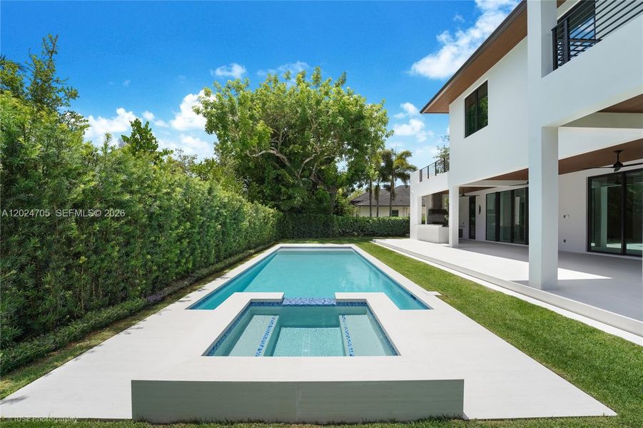 Exterior details and patio area of a home in , Pinecrest (Image 30).