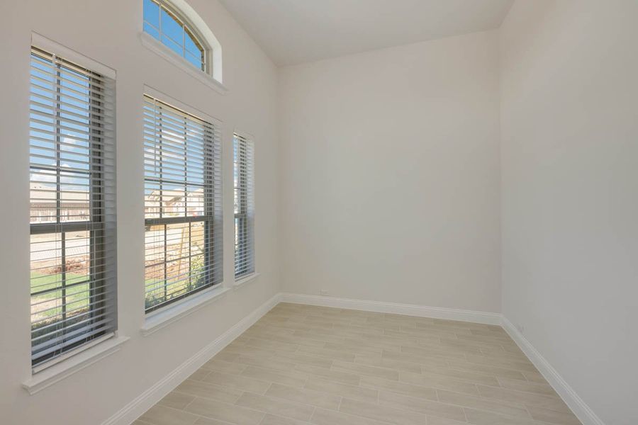 Spacious, unfurnished interior of a new home in Las Lomas, Forney (Image 11). Spacious, unfurnished interior of a new home in Las Lomas, Forney (Image 11).