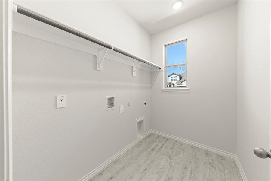 04. 3311 Dahlia - Utility