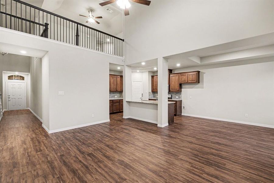 Spacious, unfurnished interior of a new home in Courts Of Bonnie Brae, Denton (Image 17).
