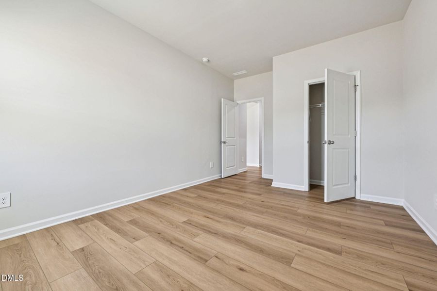 20-web-or-mls-Raleigh - Oak Manor - 537