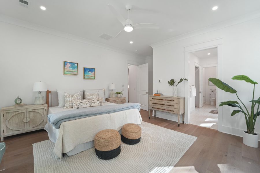 Furnished interior view inside a new home in , Hollywood (Image 42).