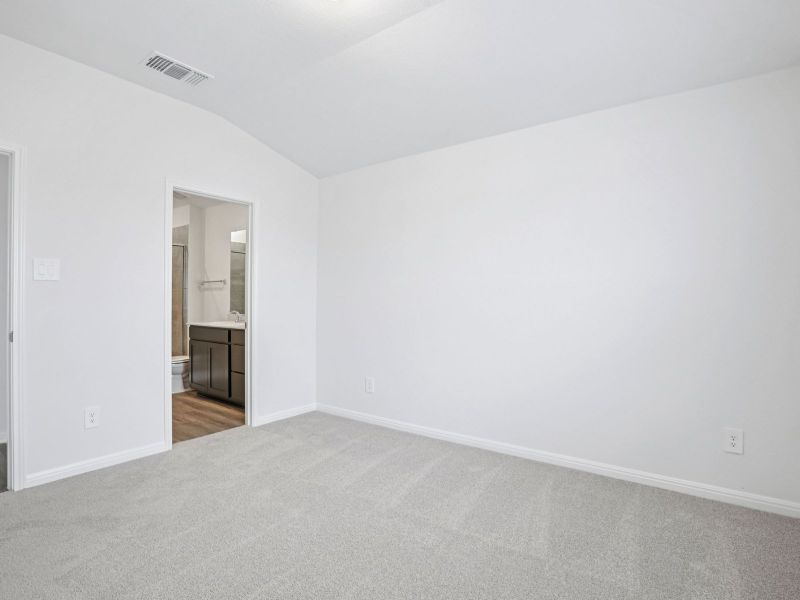 Spacious, unfurnished interior of a new home in Eastern Wells, Jarrell (Image 7).