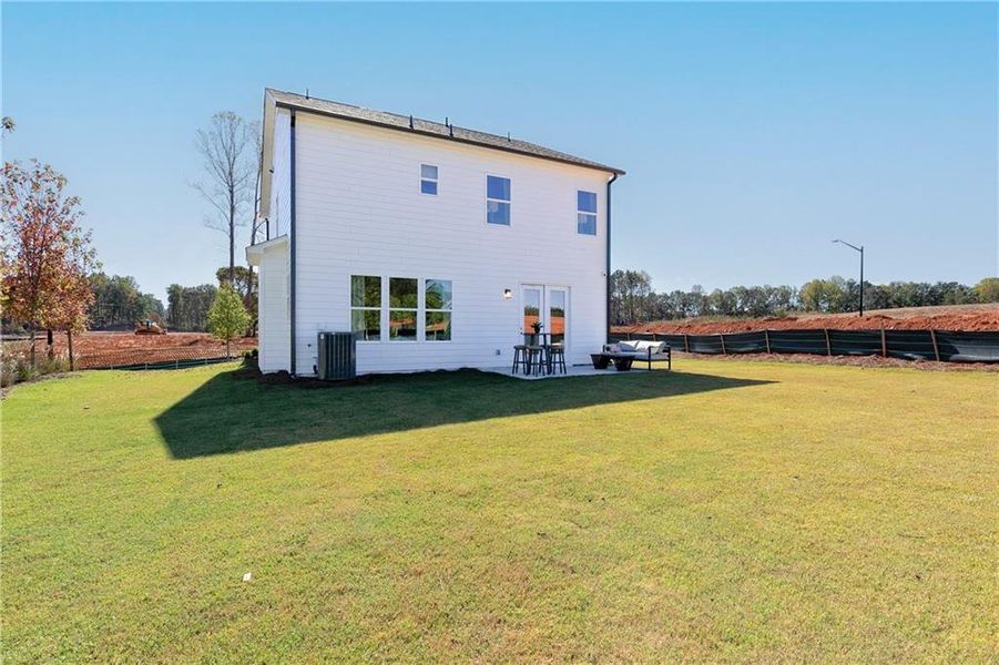 Exterior details and patio area of a home in Annsbury Park, Lilburn (Image 32).