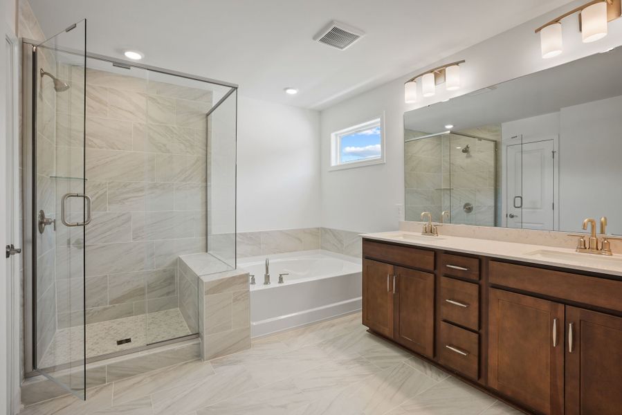 Owner's Bathroom Owner's Bathroom