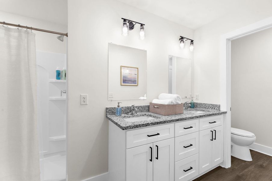 Furnished interior view inside a new home in , Hanahan (Image 19).