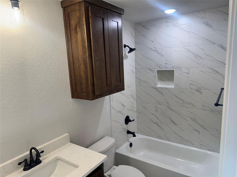 Furnished interior view inside a new home in Thomas Len Estates, Weatherford (Image 3). Furnished interior view inside a new home in Thomas Len Estates, Weatherford (Image 3).