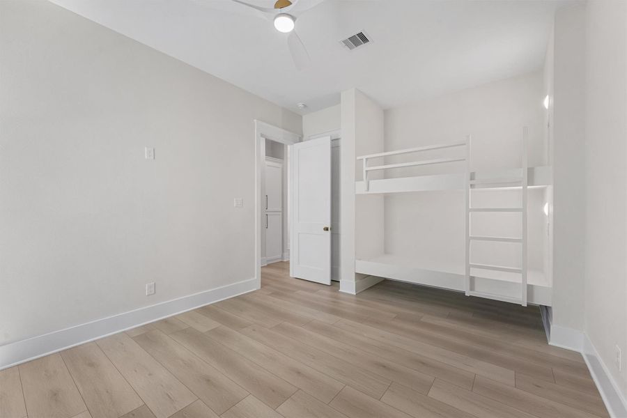 Spacious, unfurnished interior of a new home in , Galveston (Image 21).