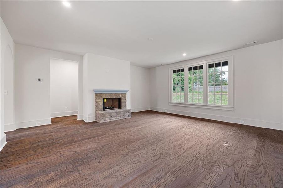 Spacious, unfurnished interior of a new home in , Carrollton (Image 24).