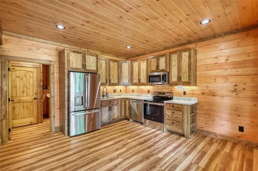 Furnished interior view inside a new home in , Blue Ridge (Image 10).
