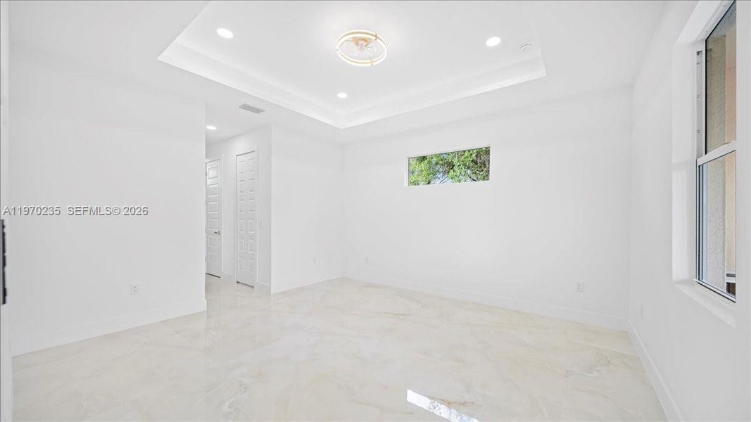 Spacious, unfurnished interior of a new home in , Lehigh Acres (Image 25).