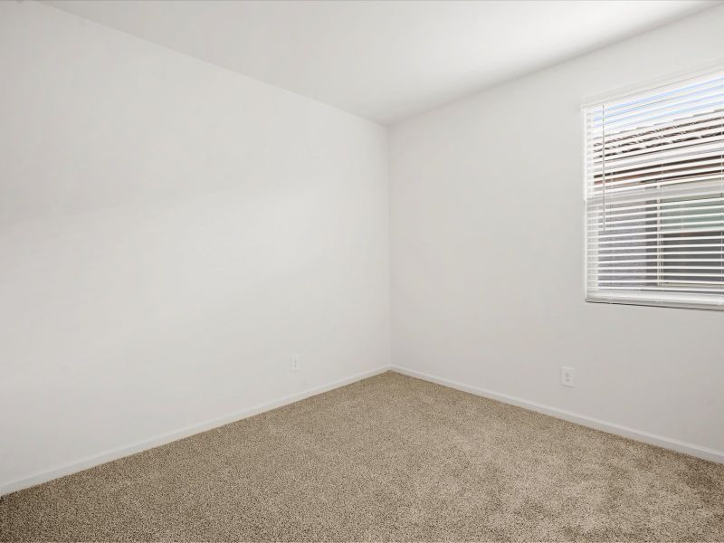 Spacious, unfurnished interior of a new home in Summerstone II, Marana (Image 9).