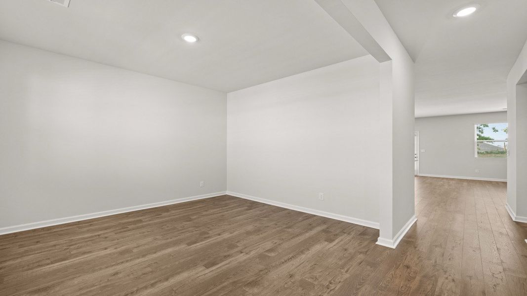 Spacious, unfurnished interior of a new home in Estates at Deer Hollow, Grovetown (Image 19).