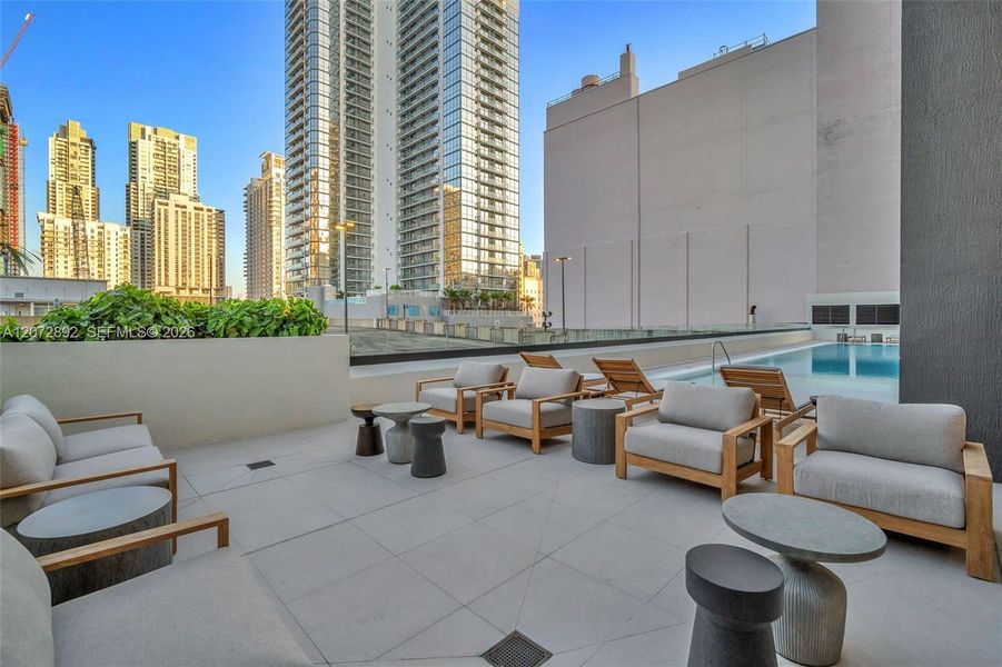 Condo located in Miami, FL showcasing its design and architecture (Image 32).