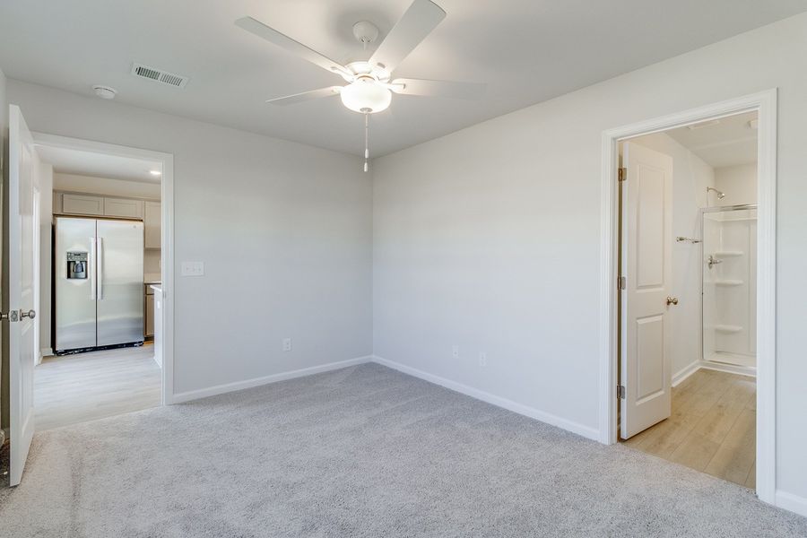 Spacious, unfurnished interior of a new home in Bluefield, Lexington (Image 19). Spacious, unfurnished interior of a new home in Bluefield, Lexington (Image 19).