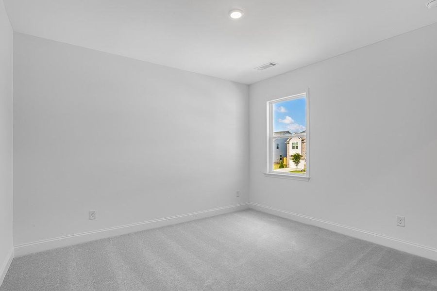 Spacious, unfurnished interior of a new home in Auburn Glen, Dacula (Image 22).