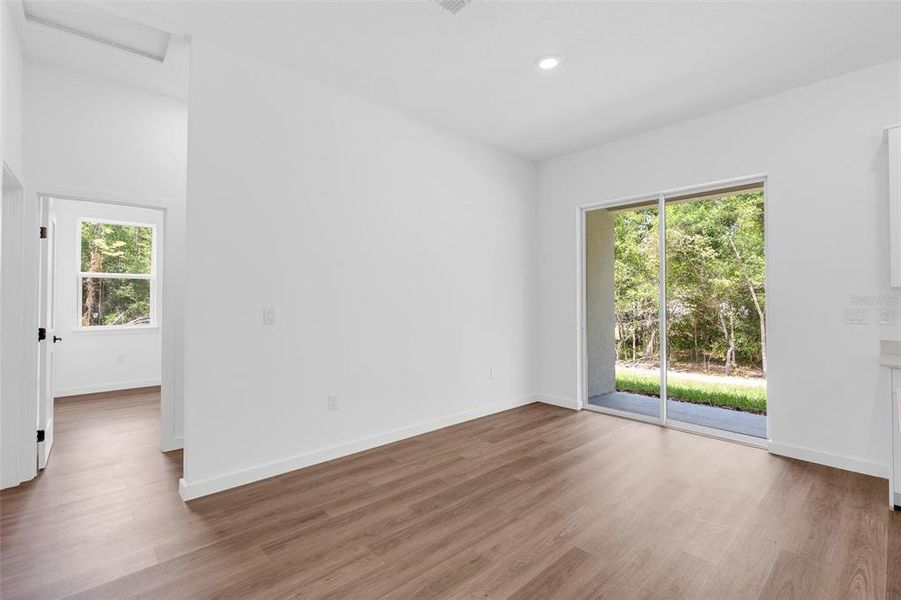 Spacious, unfurnished interior of a new home in , Dunnellon (Image 26).