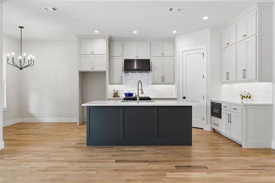 Furnished interior view inside a new home in , Sherman (Image 19).
