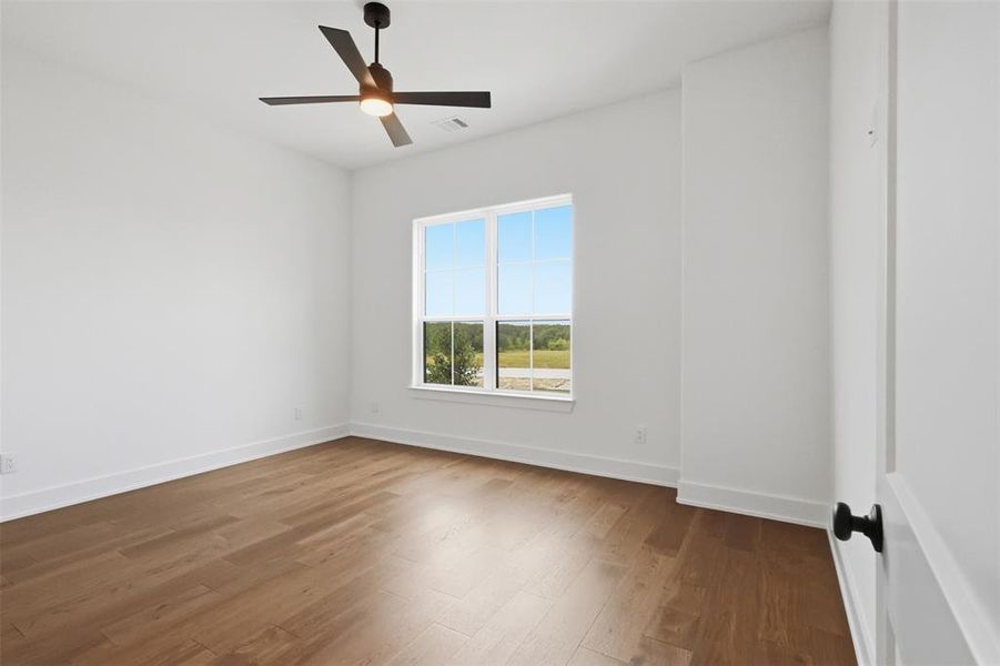 Spacious, unfurnished interior of a new home in , Granbury (Image 20). Spacious, unfurnished interior of a new home in , Granbury (Image 20).