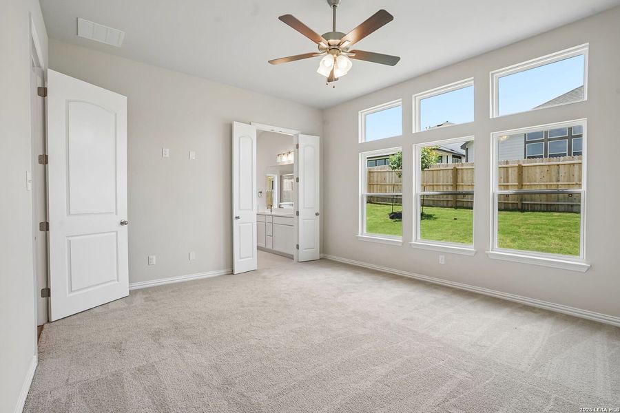 Spacious, unfurnished interior of a new home in Piedmont, San Antonio (Image 13).