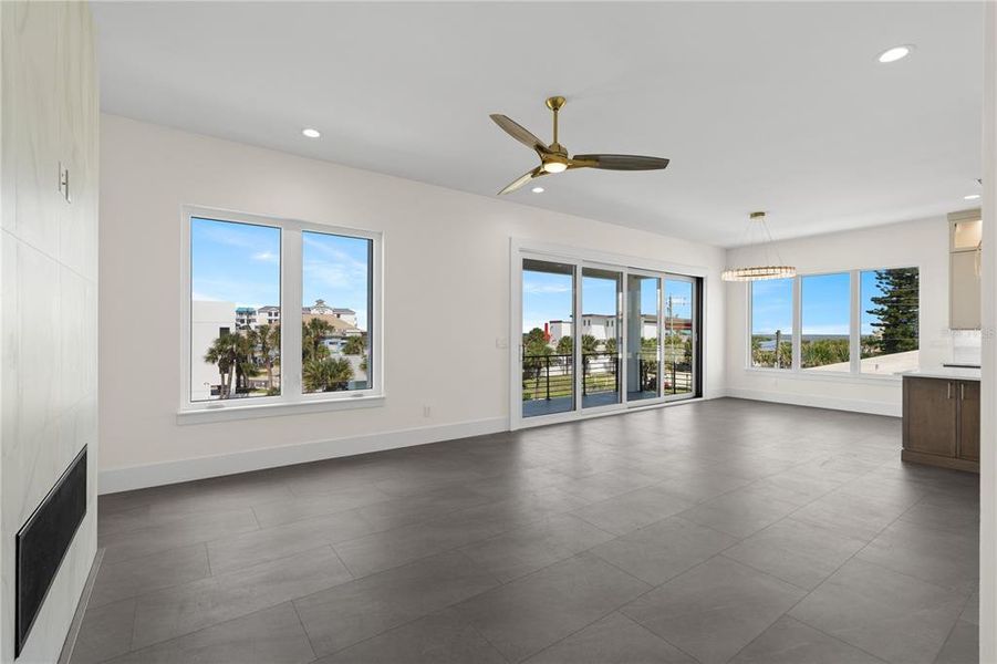 Spacious, unfurnished interior of a new home in , New Smyrna Beach (Image 27).