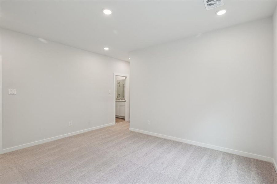 Spacious, unfurnished interior of a new home in Sperling Farms, Ferris (Image 20). Spacious, unfurnished interior of a new home in Sperling Farms, Ferris (Image 20).