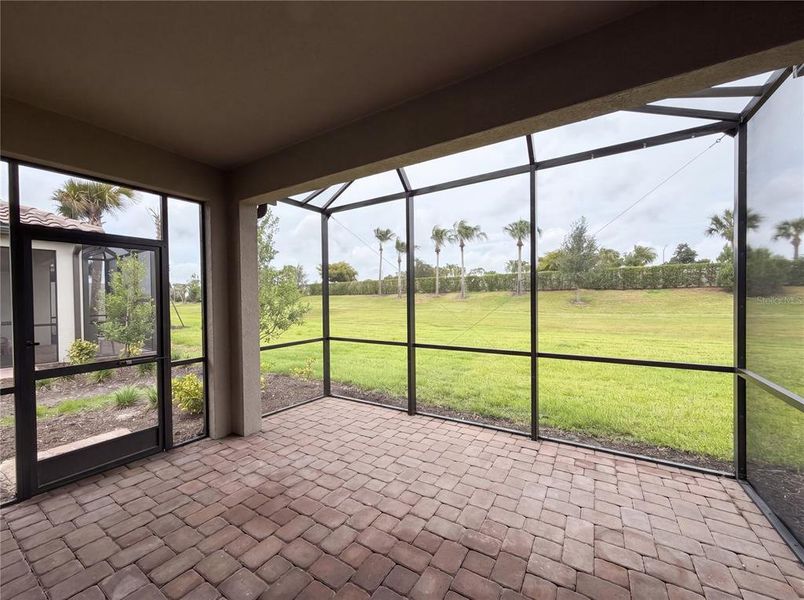 Exterior details and patio area of a home in , Sarasota (Image 4).