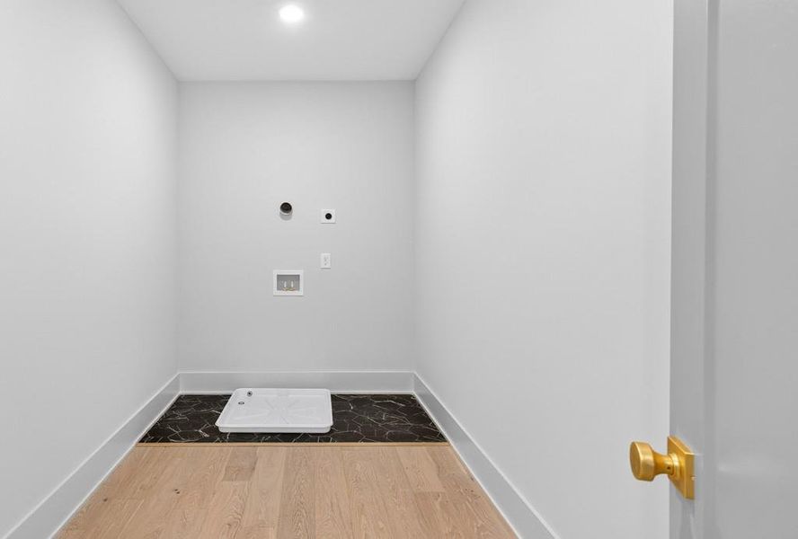 Spacious, unfurnished interior of a new home in , Jefferson (Image 38).