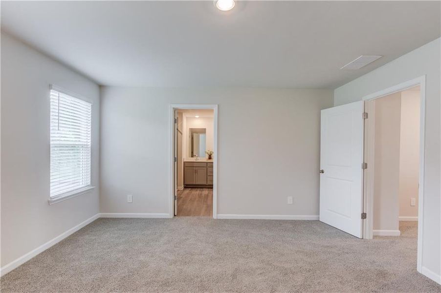 Spacious, unfurnished interior of a new home in Sweetwater Green - Royal Series, Lawrenceville (Image 27).