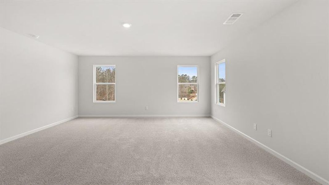 Spacious, unfurnished interior of a new home in , Dallas (Image 27).