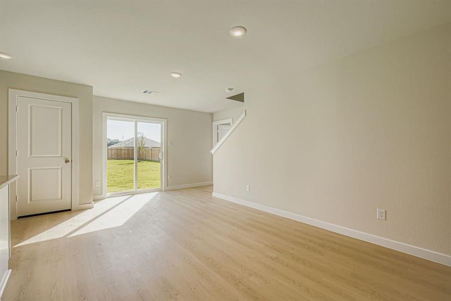 Spacious, unfurnished interior of a new home in Middlefield Village, Dallas (Image 15). Spacious, unfurnished interior of a new home in Middlefield Village, Dallas (Image 15).