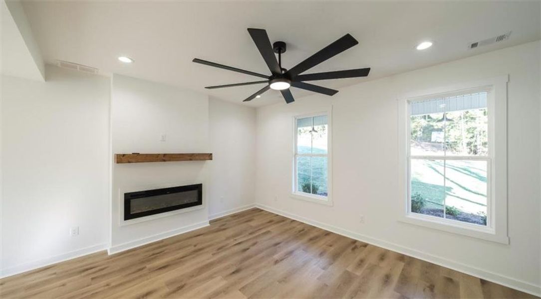 Spacious, unfurnished interior of a new home in , Lindale (Image 19).
