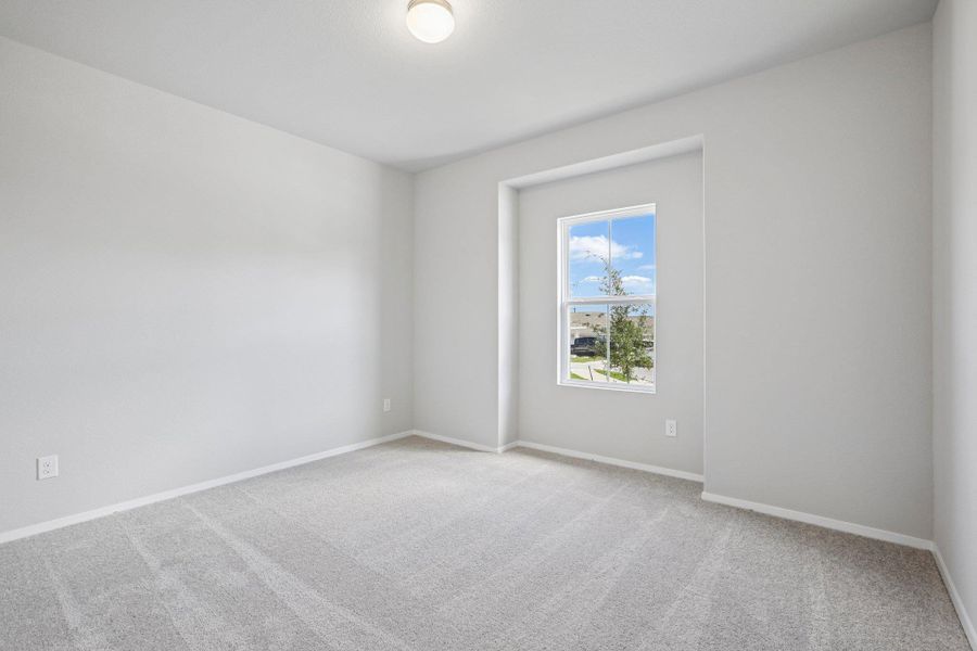 Spacious, unfurnished interior of a new home in Cloverleaf, Austin (Image 34).