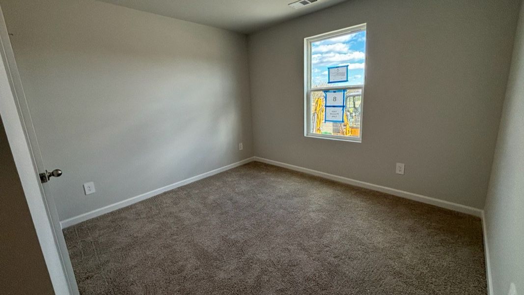 Spacious, unfurnished interior of a new home in Saddle Trace, Lewisburg (Image 12).