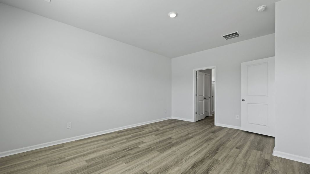 Representative unfurnished interior of a home built from the DARBY-EXP by D.R. Horton in Lakeview at Kitfield, Moncks Corner (Image 29).