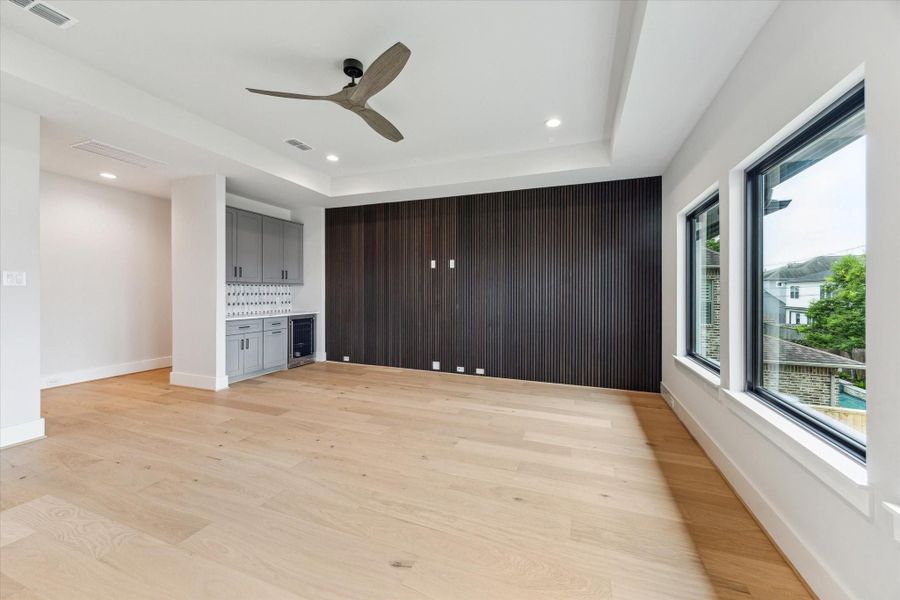 Spacious, unfurnished interior of a new home in Garden Oaks and Oak Forest, Houston (Image 40). Spacious, unfurnished interior of a new home in Garden Oaks and Oak Forest, Houston (Image 40).
