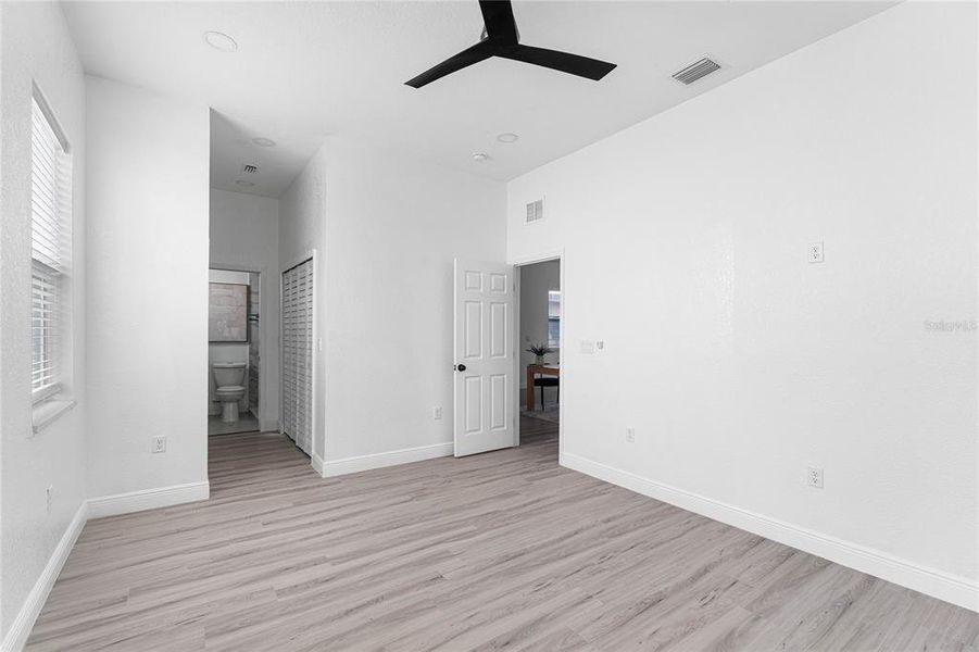 Spacious, unfurnished interior of a new home in , St. Petersburg (Image 40). Spacious, unfurnished interior of a new home in , St. Petersburg (Image 40).