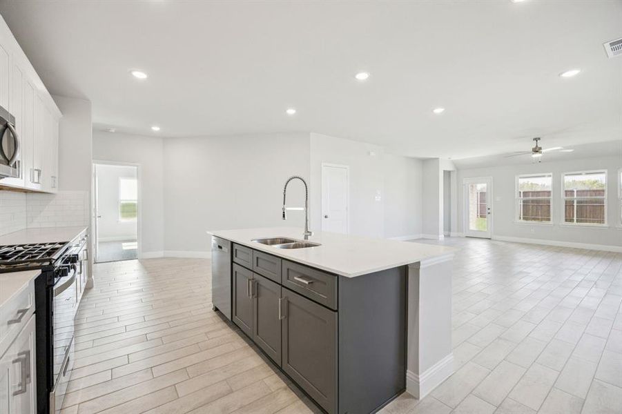 Furnished interior view inside a new home in Santorini, Seagoville (Image 5).
