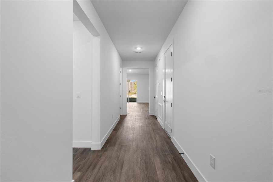 Spacious, unfurnished interior of a new home in , Deland (Image 34).