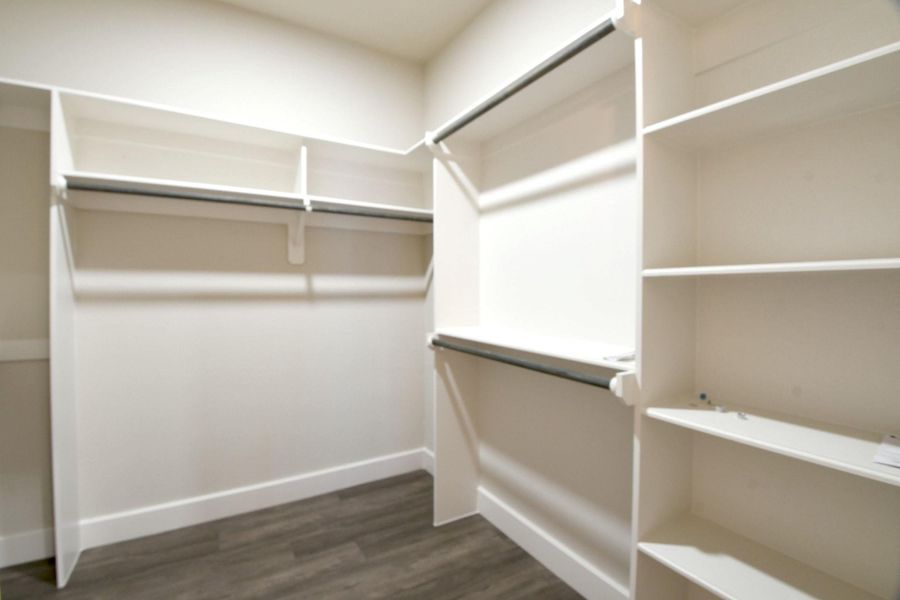 Spacious, unfurnished interior of a new home in , Houston (Image 26).