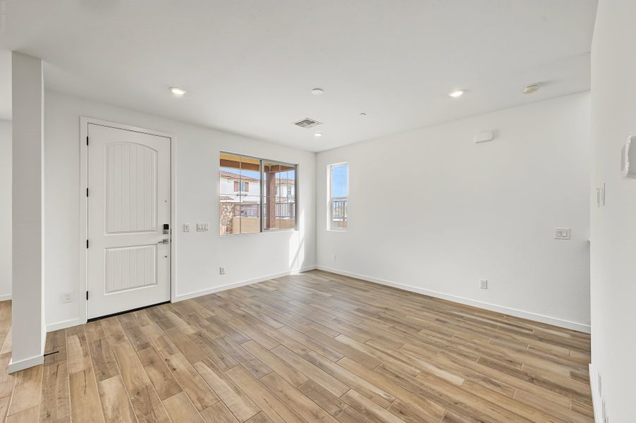 Spacious, unfurnished interior of a new home in Bella Storia, Gilbert (Image 7).
