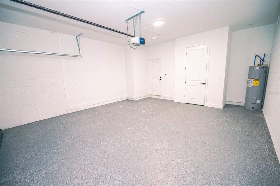 Spacious, unfurnished interior of a new home in , Kissimmee (Image 31).