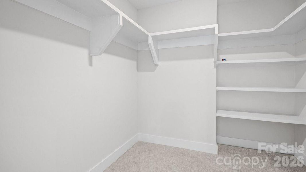 Custom Closet Shelving w/Metal Hanging Rods