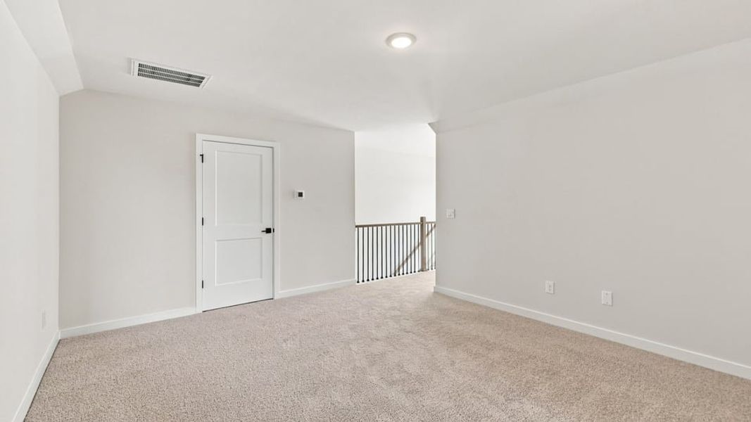 Spacious, unfurnished interior of a new home in Williams Ridge, Woodruff (Image 32).
