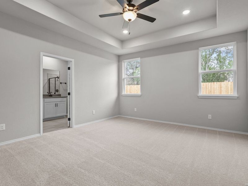 Spacious, unfurnished interior of a new home in Royal Crest, San Antonio (Image 27).