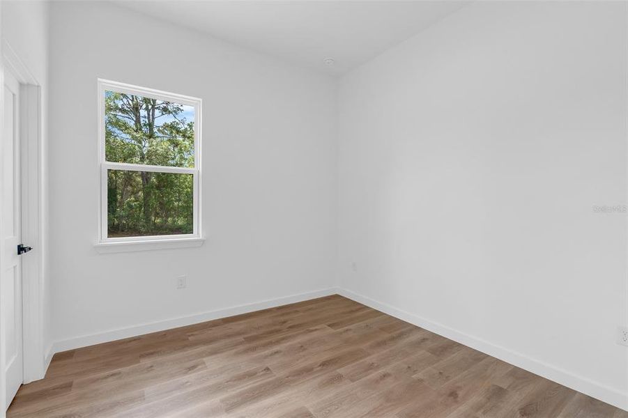 Spacious, unfurnished interior of a new home in , Citrus Springs (Image 29).