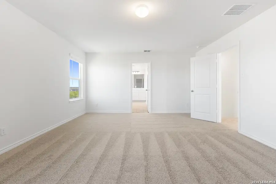Spacious, unfurnished interior of a new home in Knox Ridge, Converse (Image 14).