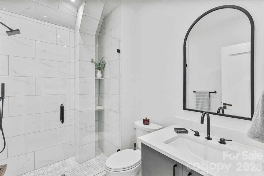 Full Bath 2
