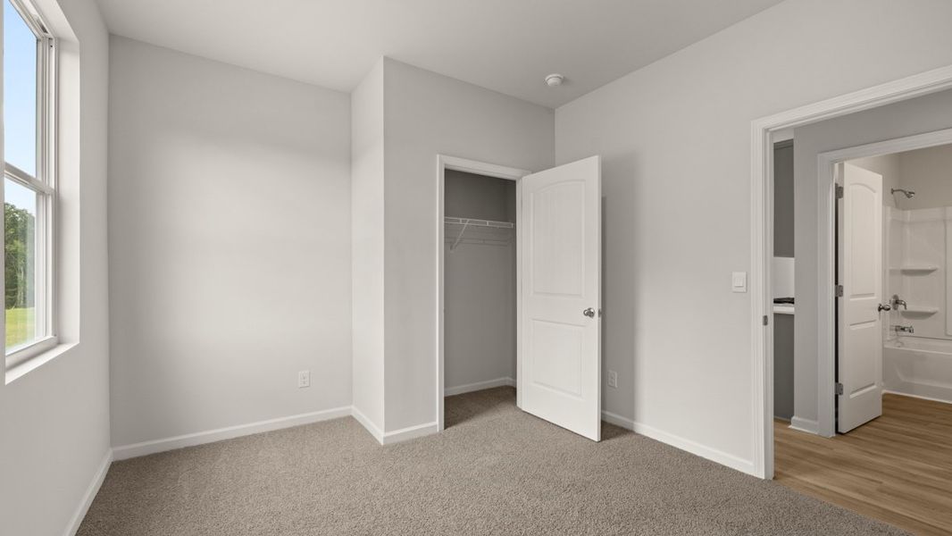 Representative unfurnished interior of a home built from the Robie by D.R. Horton in Lost Creek, Dallas (Image 29).